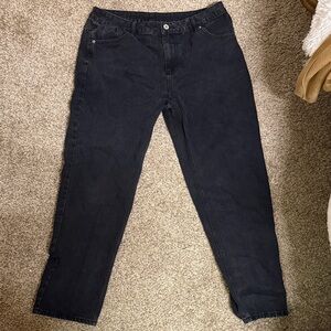 Stylish Black Relaxed Fit Jeans for Men